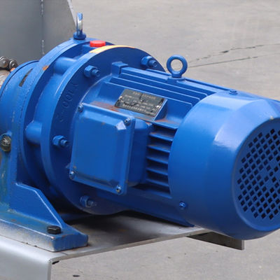 U Oluklu Milsiz Vidalı Konveyör Yetiştiriciliği Tekstil Fabrikası Çamur Spiral Konveyörü