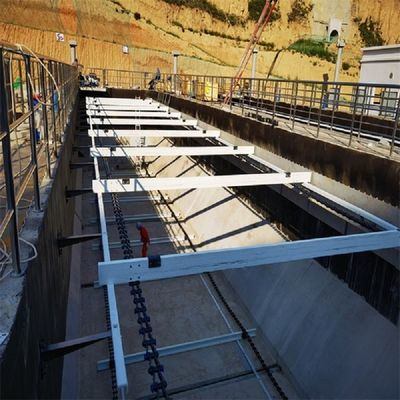 Çamur Çöktürme Tankında Metalik Olmayan Zincirli Çamur Sıyırıcı