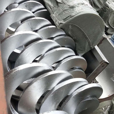 U Tipi Milsiz Çamur Tozu Burgu Vidalı Konveyör Makinesi SS316L 1-10t / h