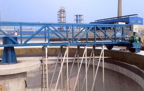 Kare Atıksu Havuzu İçin Kullanılan Pistonlu Alt Sıyırıcı