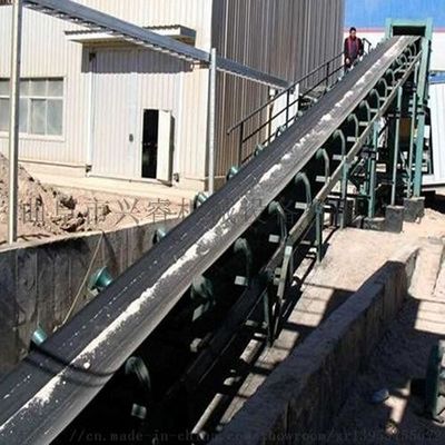 Karbon Çelik Çamur Vidalı Bantlı Konveyör 300mm Boşaltma Vidalı Konveyör