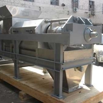 300mm Çamur Pres Makinası, 4.0m3/h Susuzlaştırma Vidalı Pres Makinası