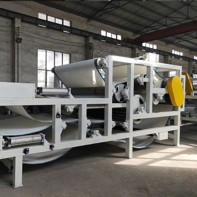 Vidalı Sıkacağı Çamur Pres Makinası, 1.2m3 / h Çamur Susuzlaştırma Bantlı Pres