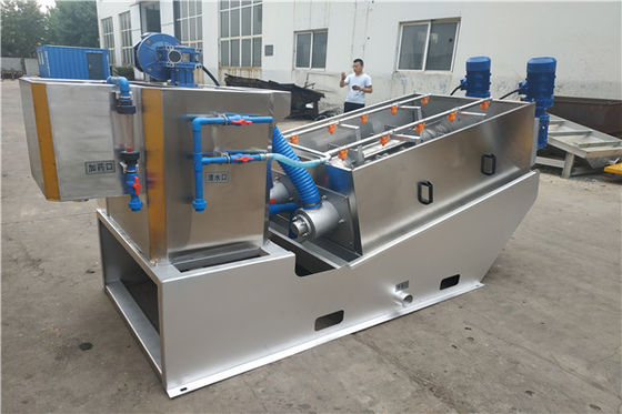 Yığılmış Vidalı Çamur Susuzlaştırma Ekipmanı İki Motorlu 200mm